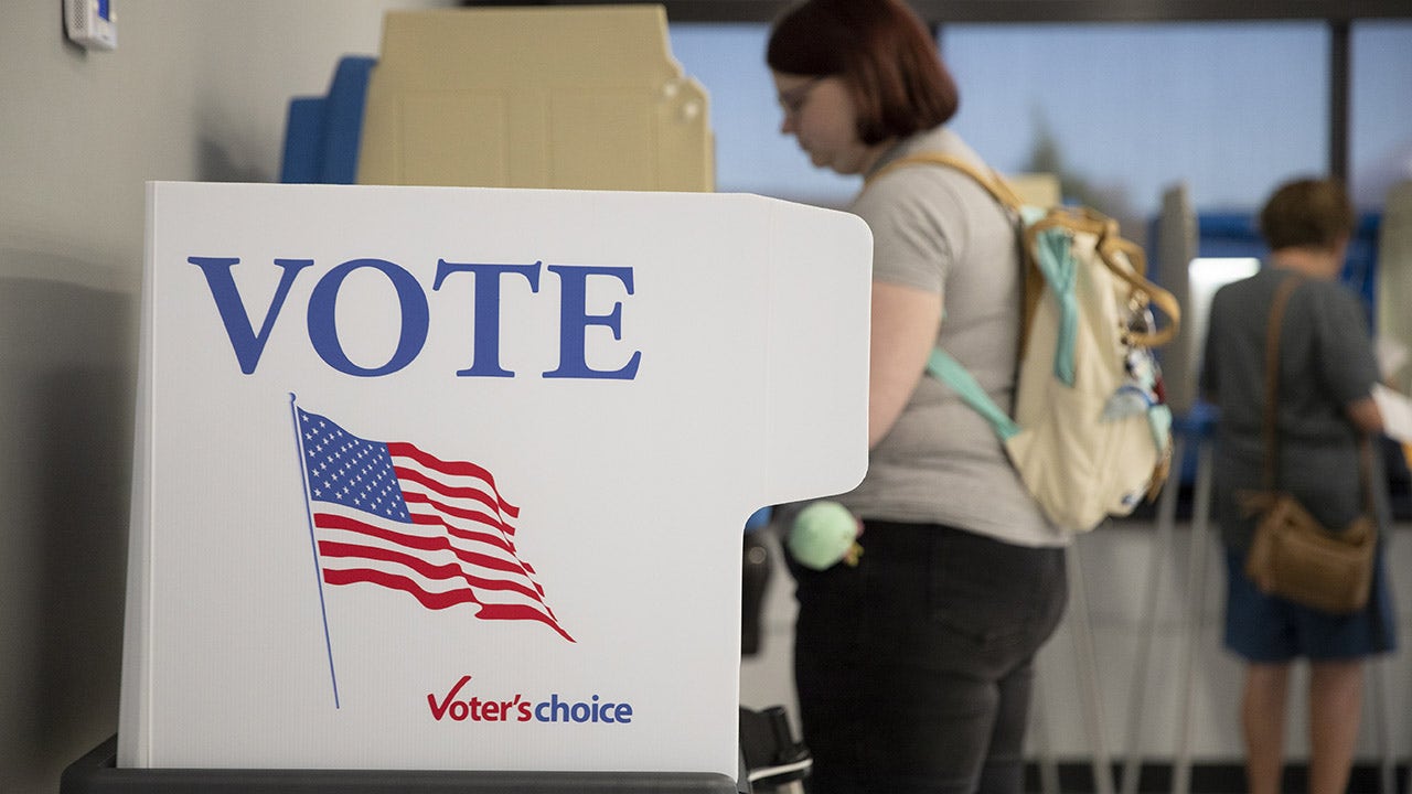 Early voting begins in Illinois, North Dakota, Florida and Michigan