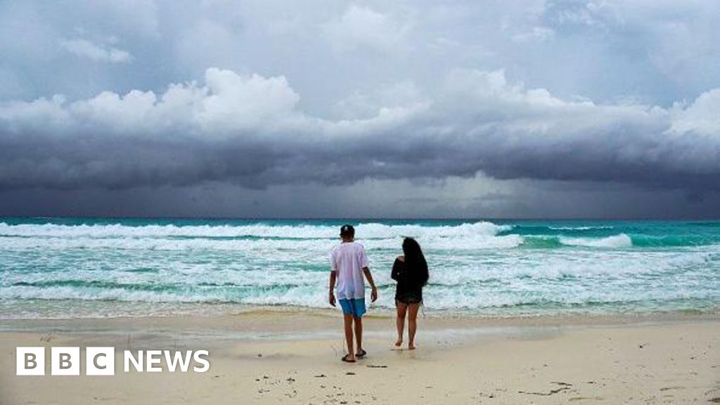 Storm Helene intensifies to hurricane as it heads to Mexico and Florida