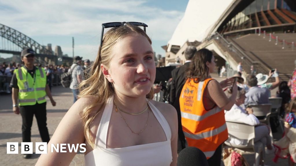 Australian teen: Oh my God, I just talked to the Queen