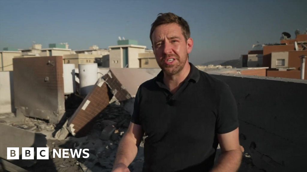 BBC reporter in the midst of rocket fire into Israel