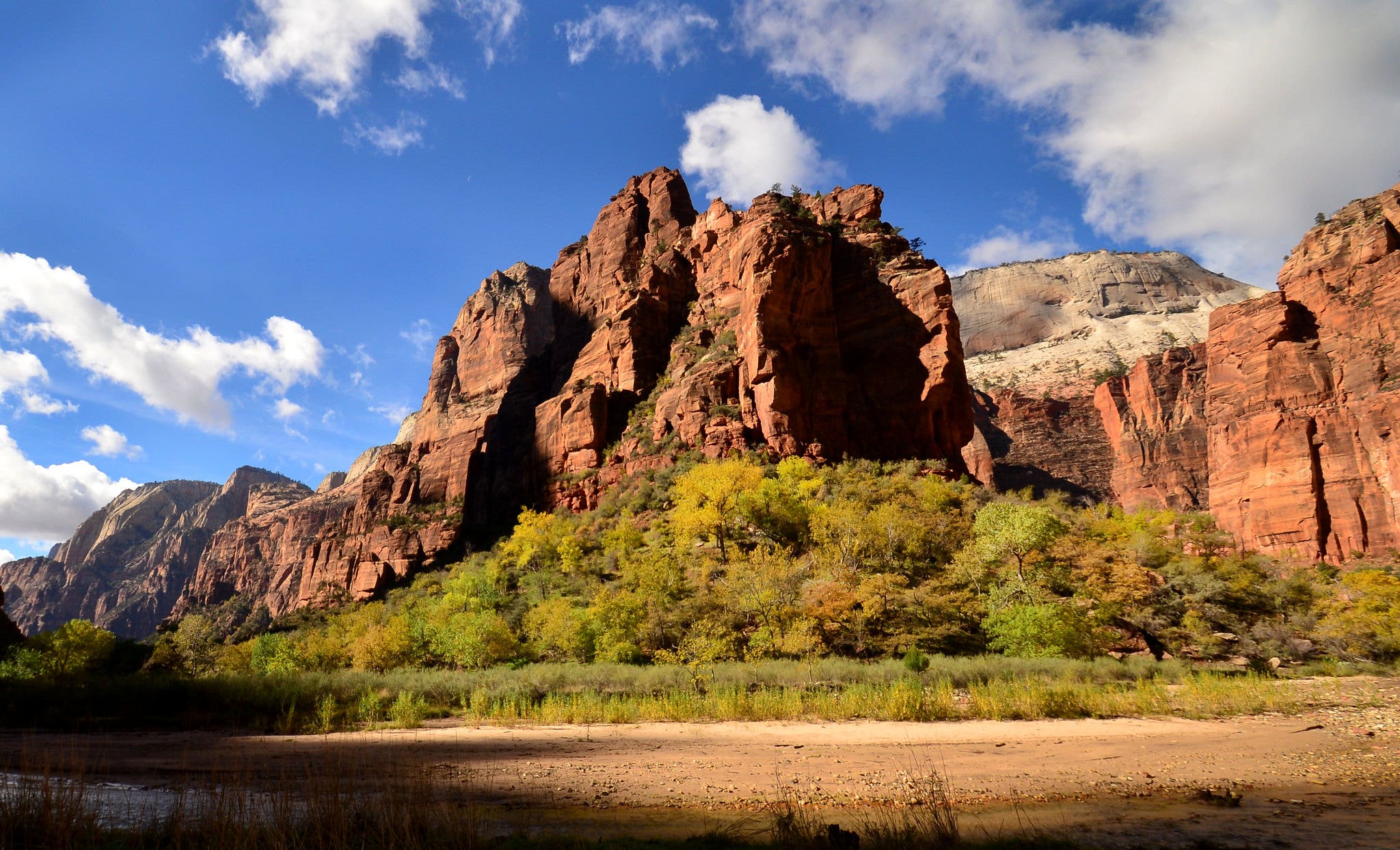 Man falls 200 feet to his death at Utah's Zion National Park