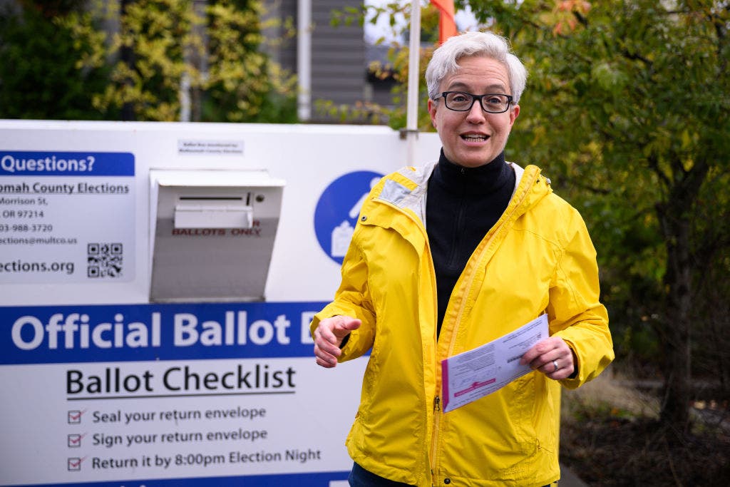 Oregon mistakenly registered hundreds more voters without proving citizenship