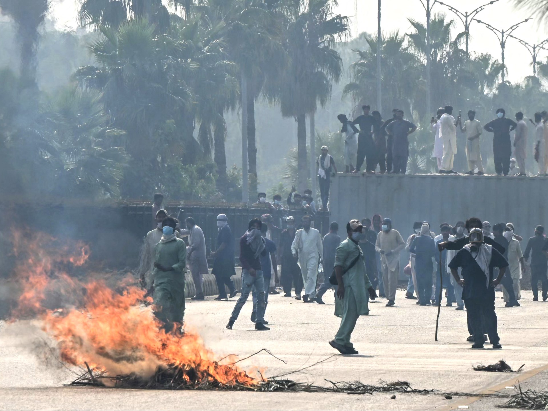 Supporters of jailed ex-PM rally in Pakistan despite police crackdown | Protests News