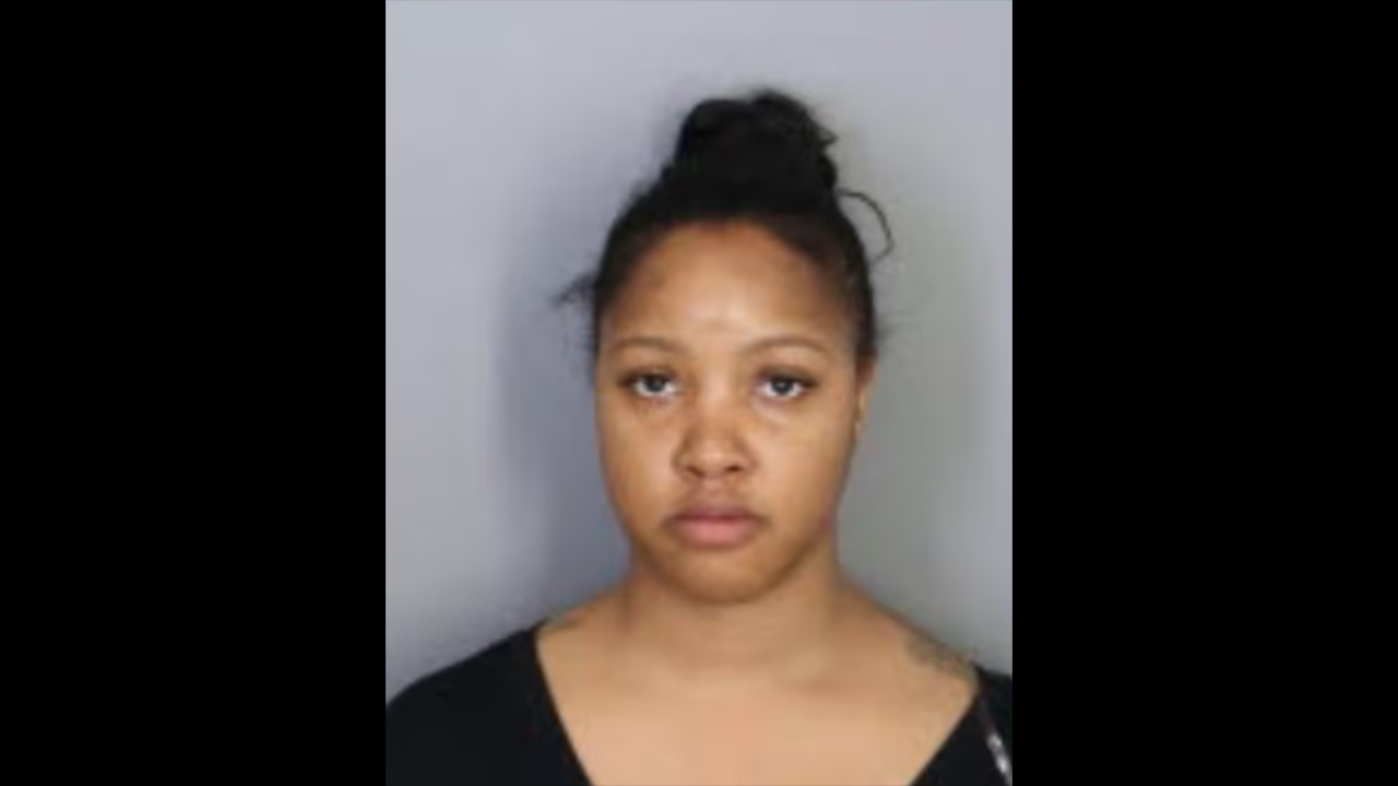 Tennessee hairdresser allegedly threatened client with scissors over $30