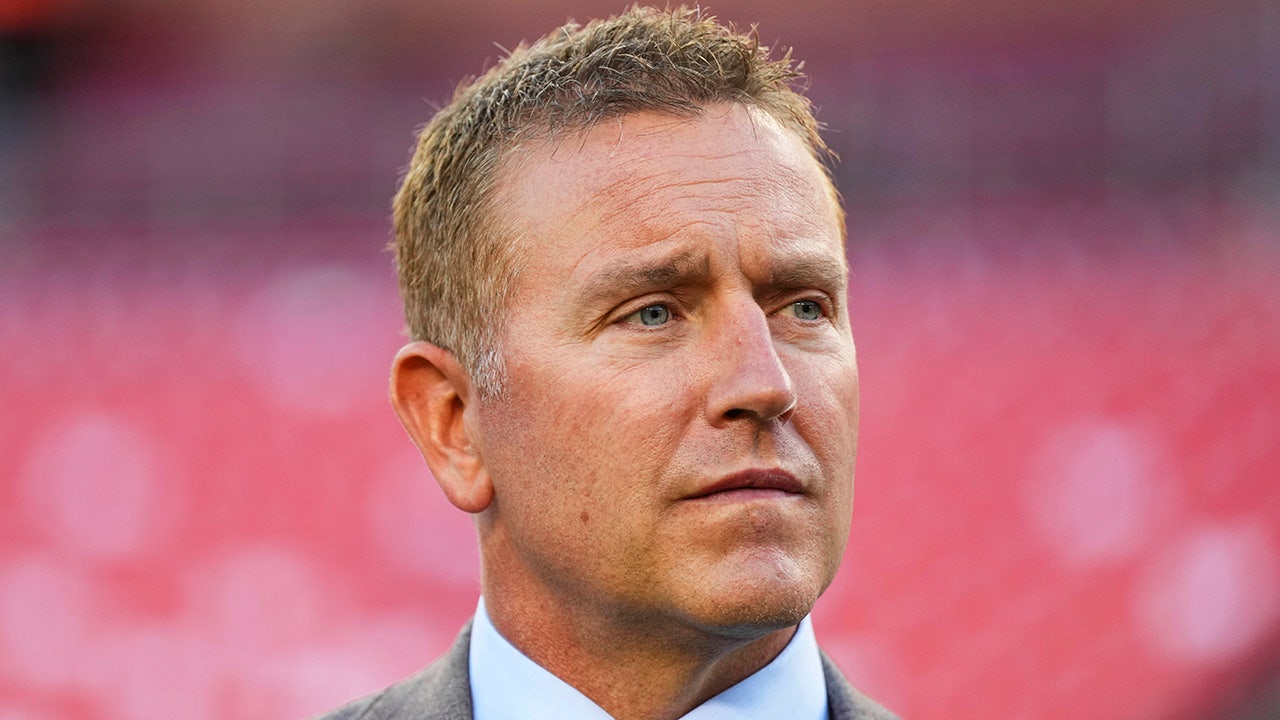 ESPN star Kirk Herbstreit rips 'clowns' for throwing garbage on field during LSU-Alabama game