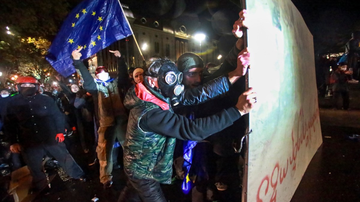 Georgia protesters clash with police after PM suspends EU membership talks | Protests News