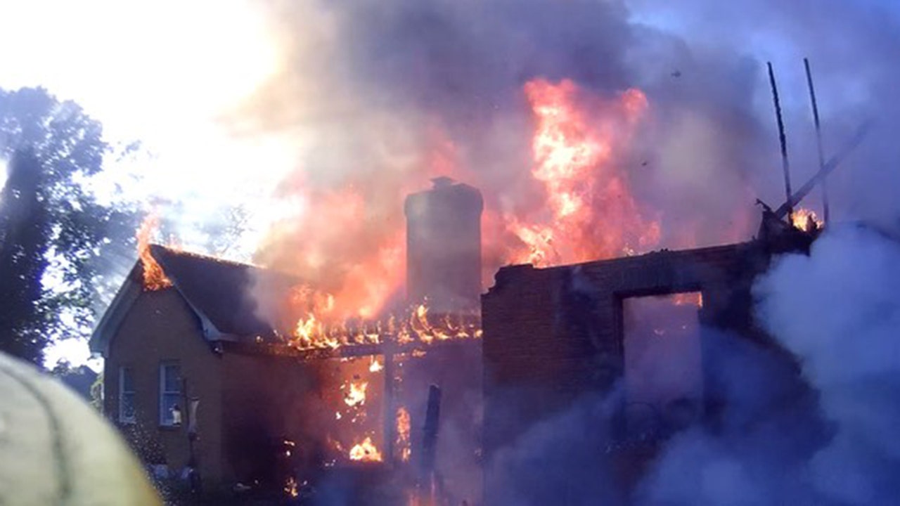 Good Samaritan saves Georgia man from burning home