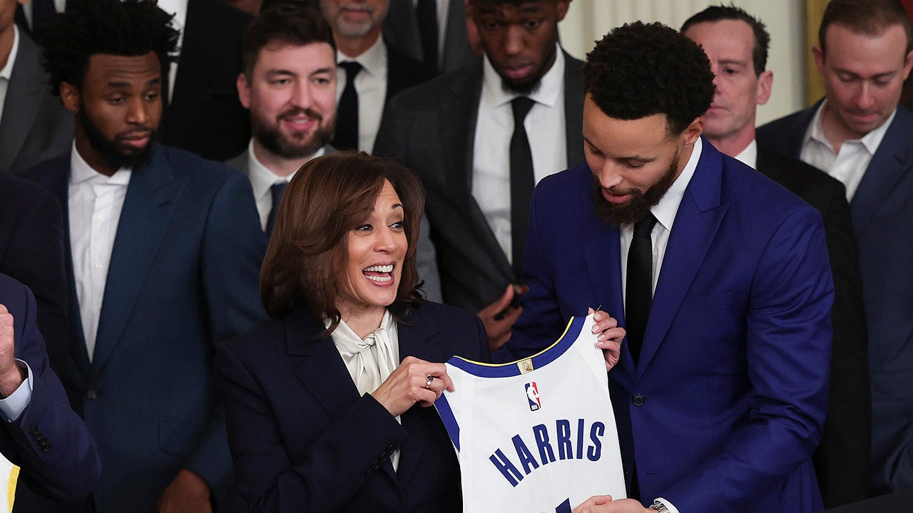 Harris supporter Stephen Curry holds no 'ill will' after Trump's victory