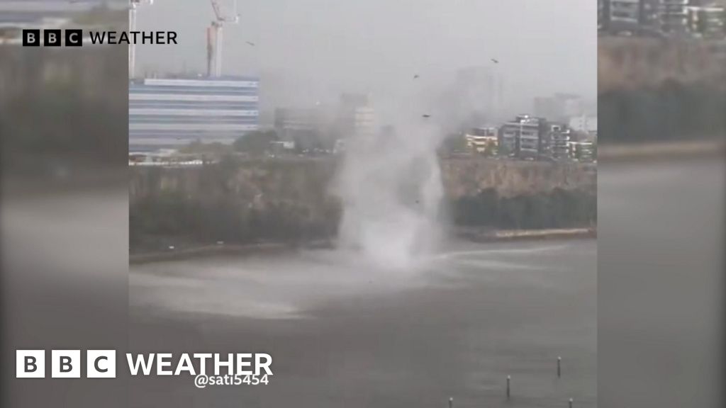 Waterspout spins across Brisbane River