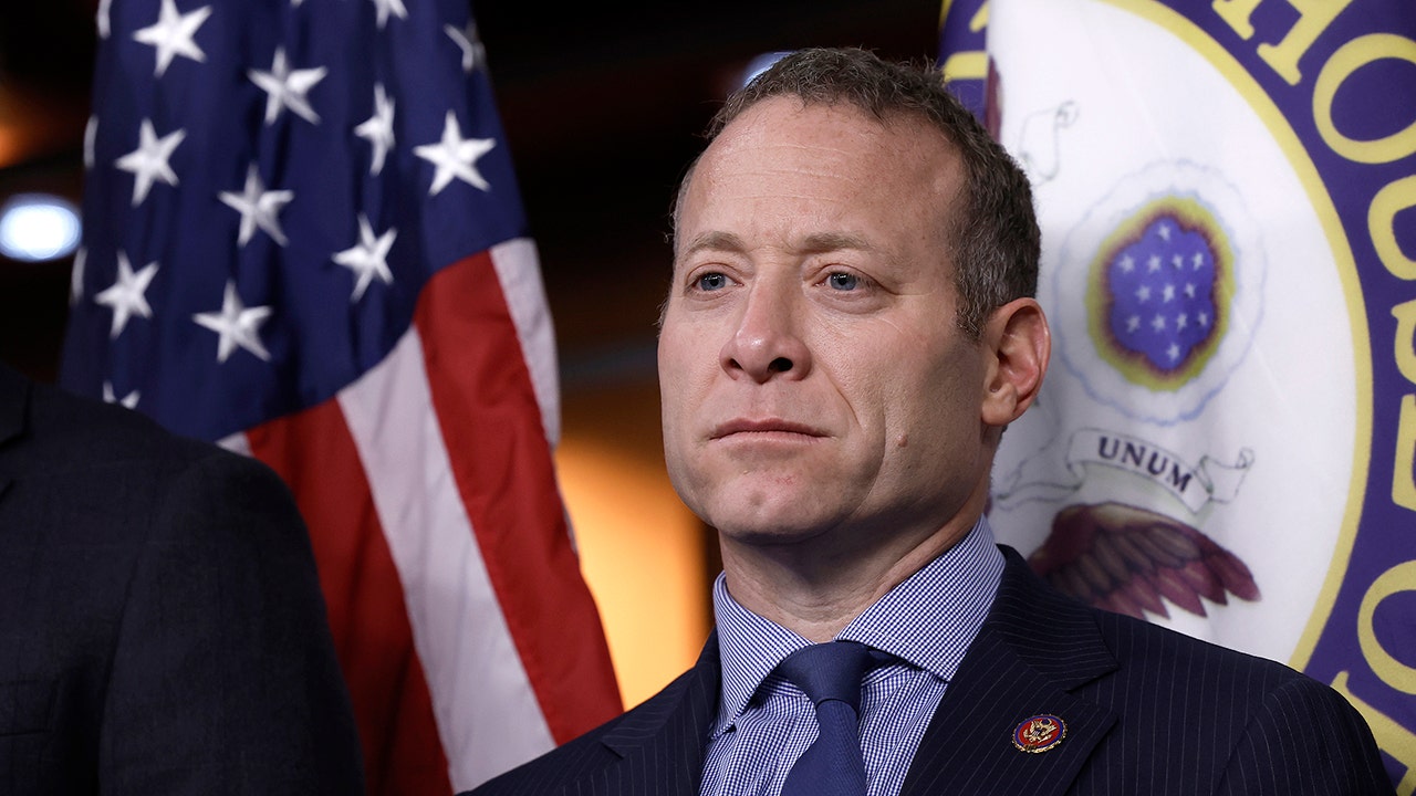 New Jersey Rep. Gottheimer says 'we need to stand up to Trump' when announcing run for governor