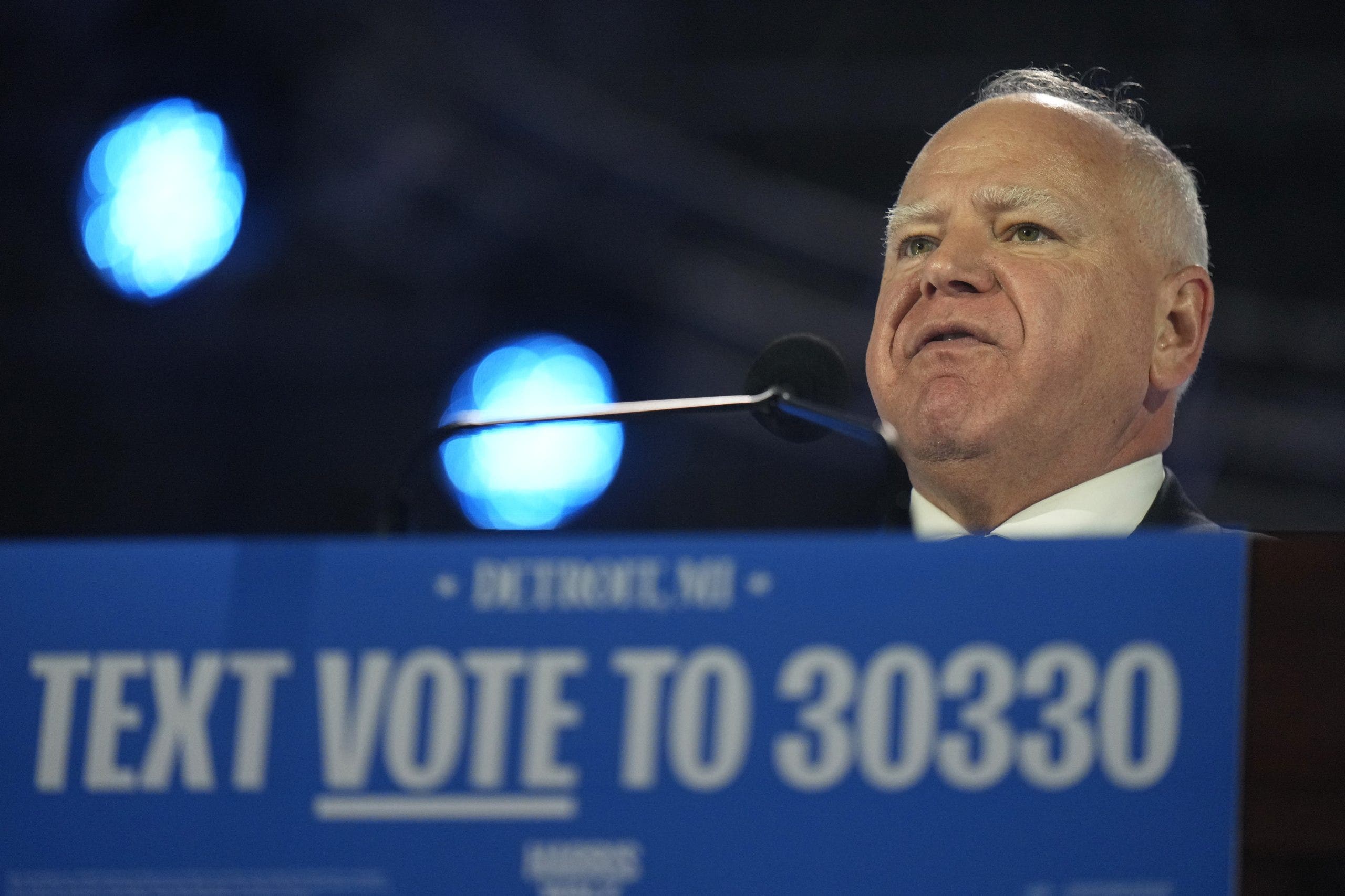 Tim Walz talks abortion during final campaign rally with Michigan voters