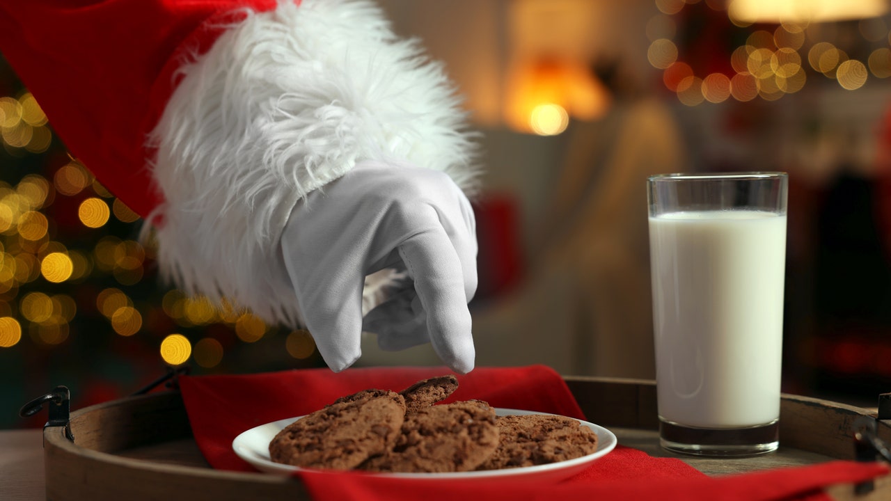 Holiday baking champ shares history of leaving out cookies for Santa