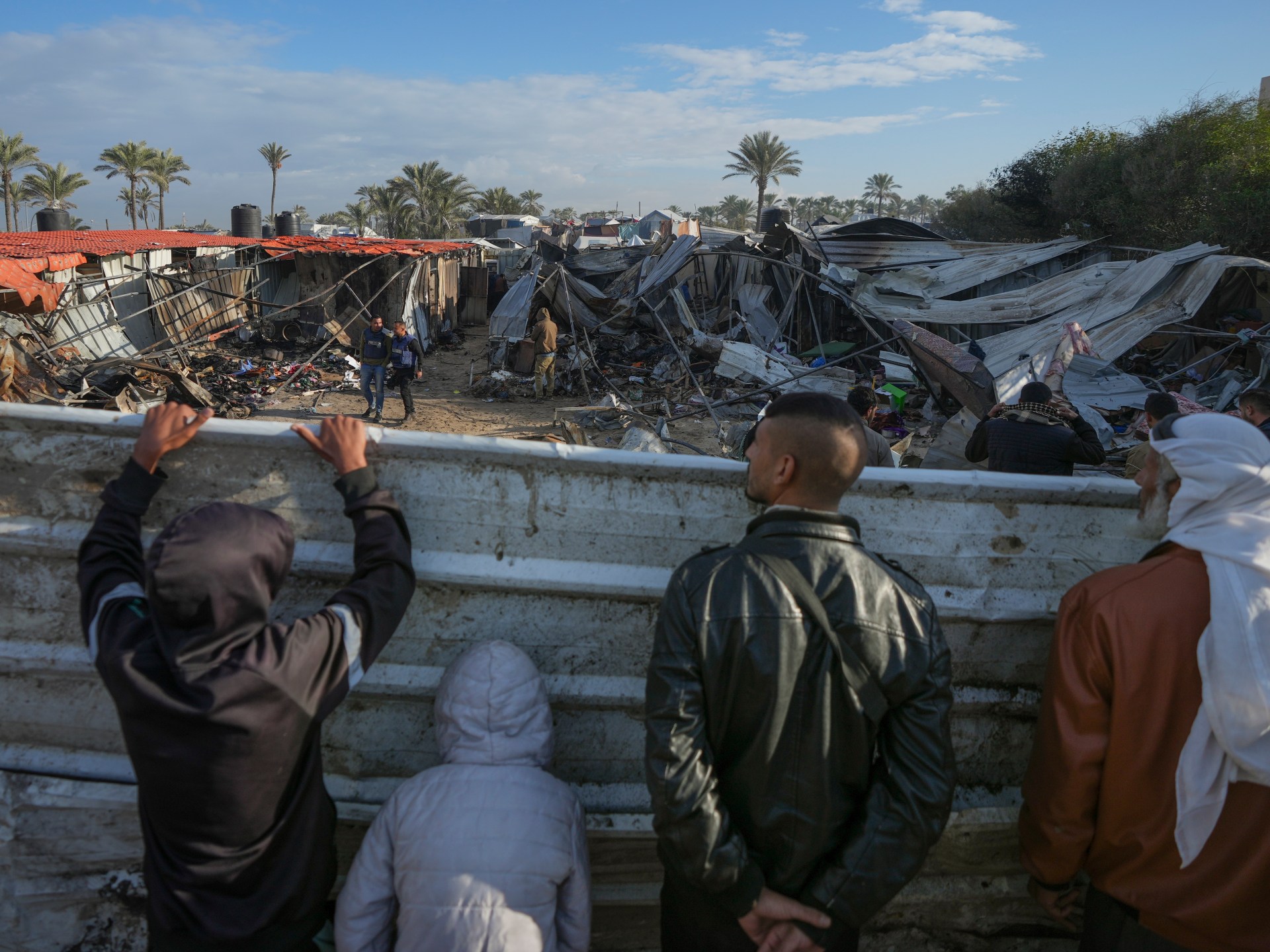 Israeli strikes on Gaza kill dozens as Hamas official says talks resume | Gaza News