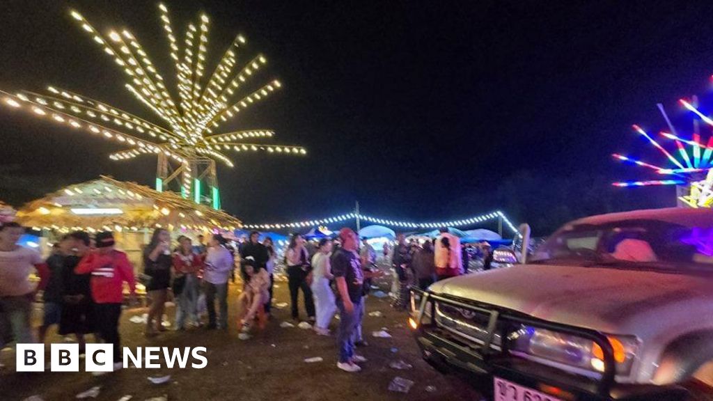 Three killed and dozens injured by bomb at Thai festival