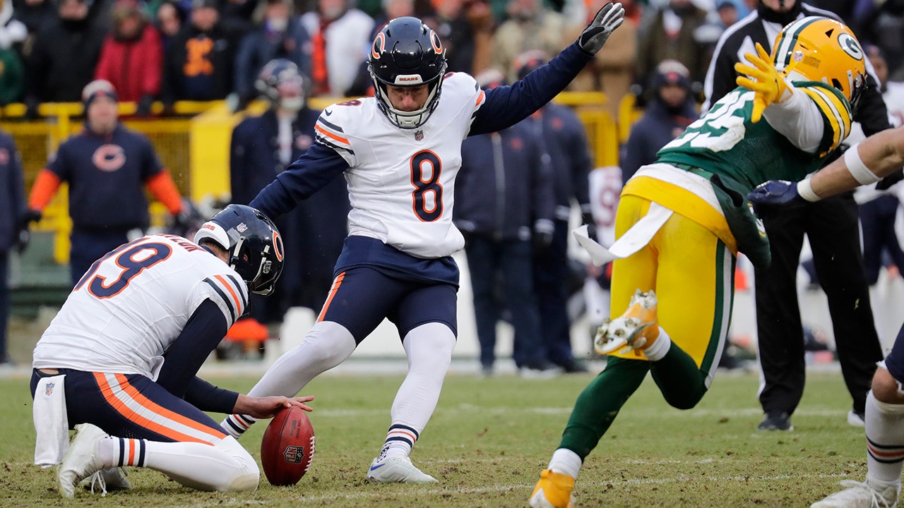 Bears' game-winning field goal drops Packers in NFC playoff seeding, snaps 10-game losing streak